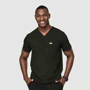 Figs Leon Three-Pocket Scrub Top in Black
